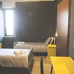 Lako Auberge de jeunesse *